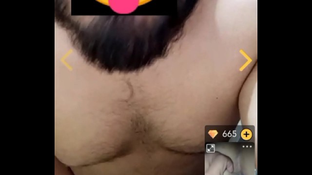En videochat con cola de gato