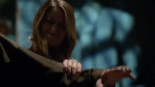 Supergirl - Strength Scenes - Season 1 Episode 4