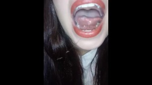 Mouth.feel Shows off her Tongue