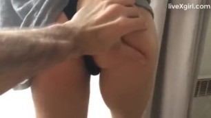 Perfekter Körper Teen Deepthroat Und Ficken Ihren Bf's Großen Schwanz