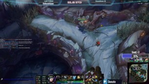 10 BLACK MEN 1 PETITE VAYNE