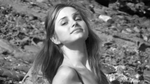 MPLStudios - Anya - "fly Fly away 1