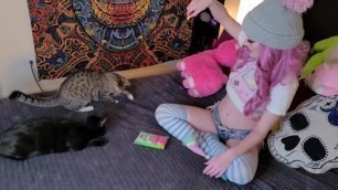 Playing with 2 Pussies