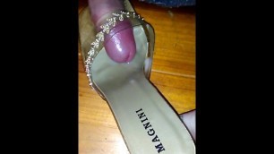 Khloe Cream Arches let me use her new Mules/shoes, so I Did!
