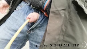 PISS CATHETER PUBLIC