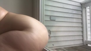 Fucking my Window while Traffic goes by