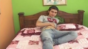 Silvio gives us a look at his sexy body and his big dick