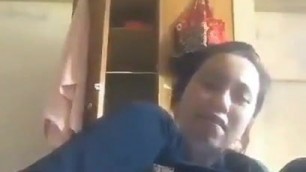 Indo Girl playing her pussy