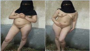 Indian desi sexy muslim bhabhi strip tease nude big boobs