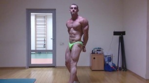 Str8 bodybuilder massive flexing