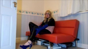 CD in shiny leggings eating own cum