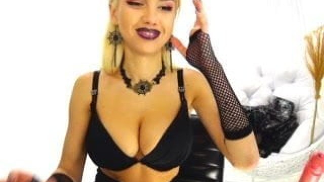 Lisa Cummm 3