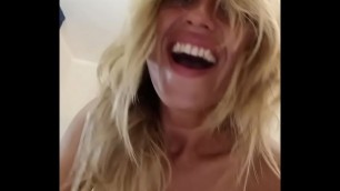 The Best Real Female Amateur Orgasms with Beautiful Agony and Eye Contact are those obtained by Betraying&excl; Your boyfriend doesn't give the same&excl;