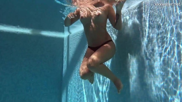Hungarian Underwater Erotics with Puzan Bruhova