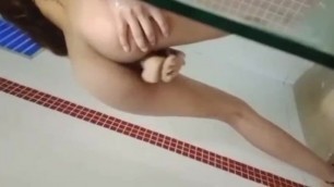 Adella me Pide que La Grabe Mientras me Masturbo Viéndola